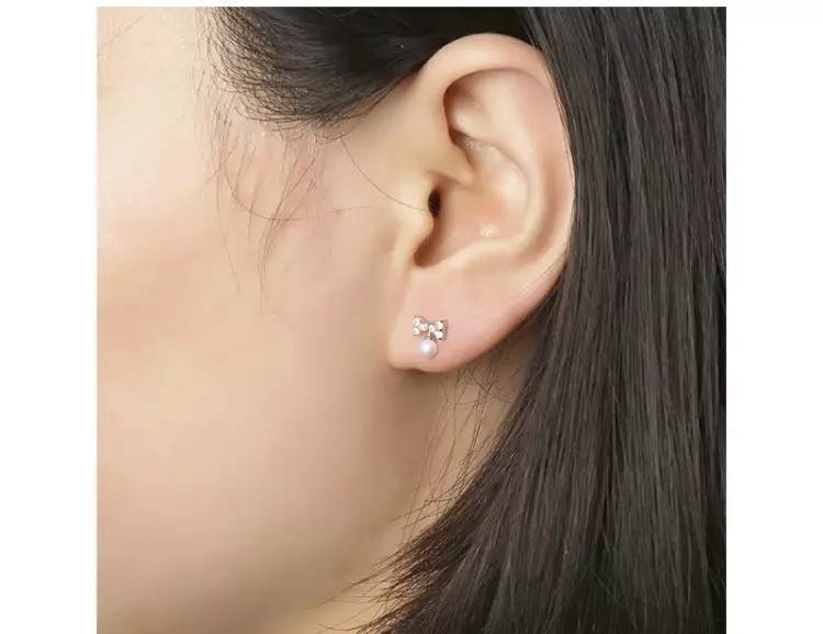 那些各种各样的耳钉,戴在小耳朵上的耳钉推荐