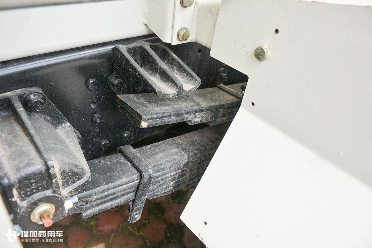 轻卡蓝牌搅拌车,商用混凝土搅拌车多少钱一台