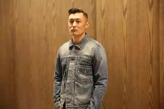 lv supreme联名硬箱470000 (supreme lv联名迷彩包多少钱)