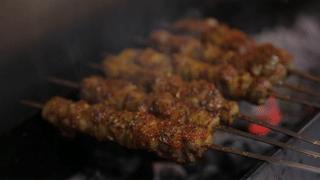 城会玩！正宗蒙古包现身源著天街