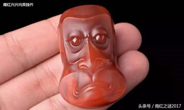 属猪的适合佩戴什么属相的朱砂,属猪的戴什么颜色最旺