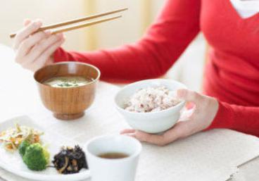 脸部美白引起白斑会不会扩散,脸上白斑怎么消除最快的偏方