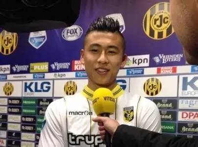 张玉宁荷甲高光时刻梅开二度,张玉宁为什么不踢世预赛