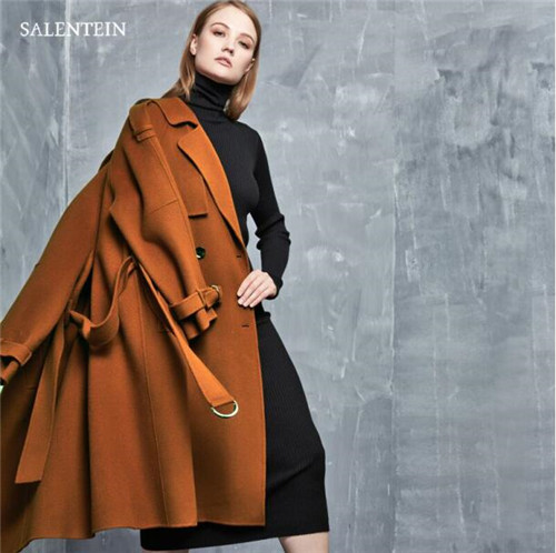 冬季双面呢黑色浴袍大衣街拍,羊绒双面呢大衣街拍