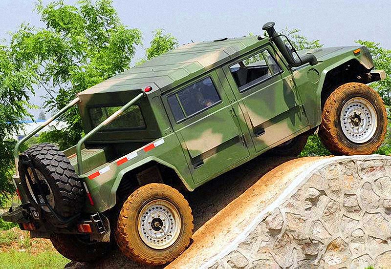 全面超越悍马,国产越野车售价百万,跟它比吴京开的BJ40就像玩具