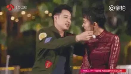 为什么看到潘玮柏送的项链，吴昕哭了？