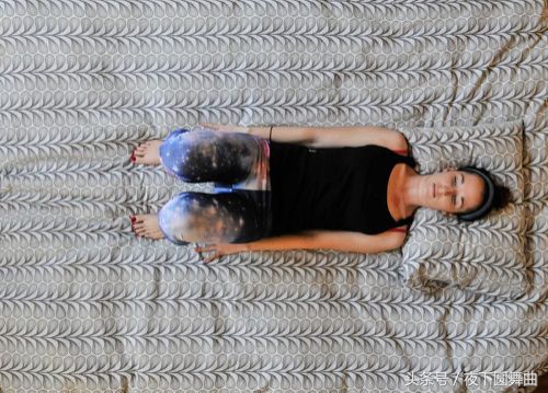 早上起床背痛活动后缓解,早上起来后背疼痛怎么缓解