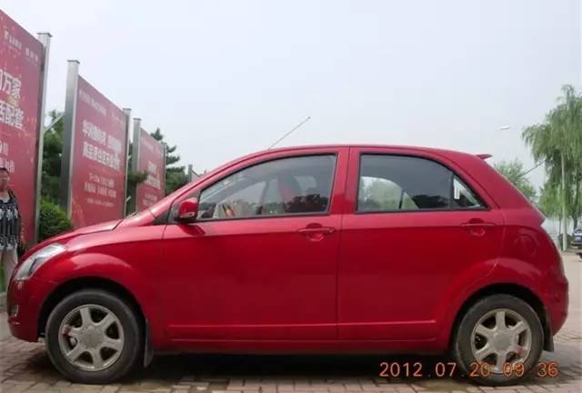 老爷子陪老伴穷游,带着老伴穷游