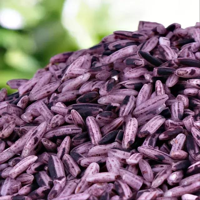 紫米洗后米变白色是染色的吗,为什么紫米有好几种颜色