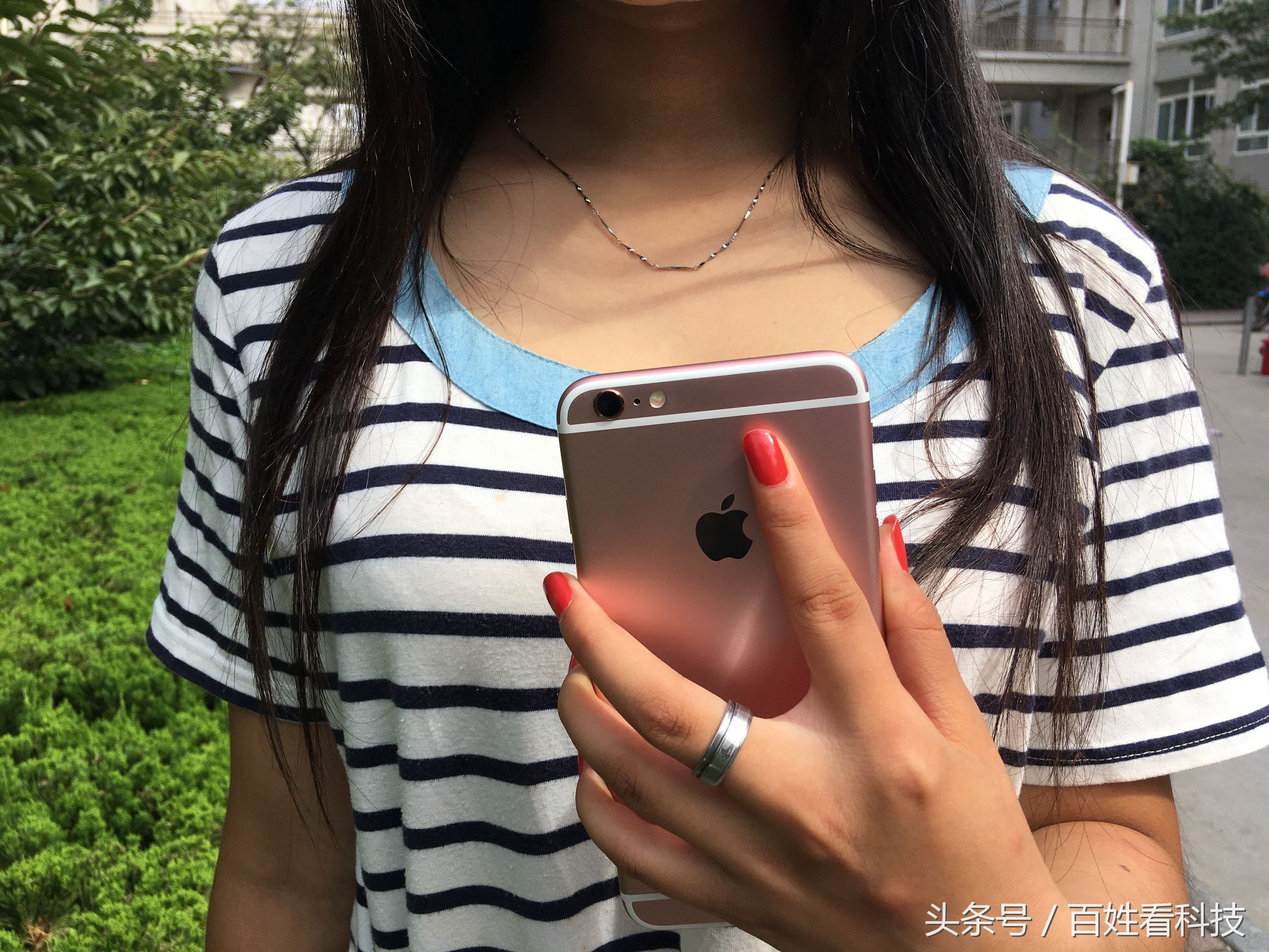 苹果手机背面苹果标擦得掉吗,苹果背面苹果logo刮伤