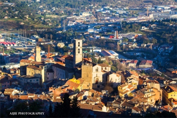 法国香水小镇在哪里,法国原装进口香水香奈儿