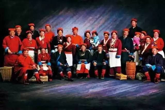 靠近喜马拉雅山脉的印度城市,印度喜马拉雅山下的小镇