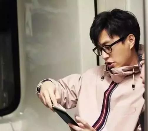 靳东再次发文疑回应争议,靳东微博怒怼争议