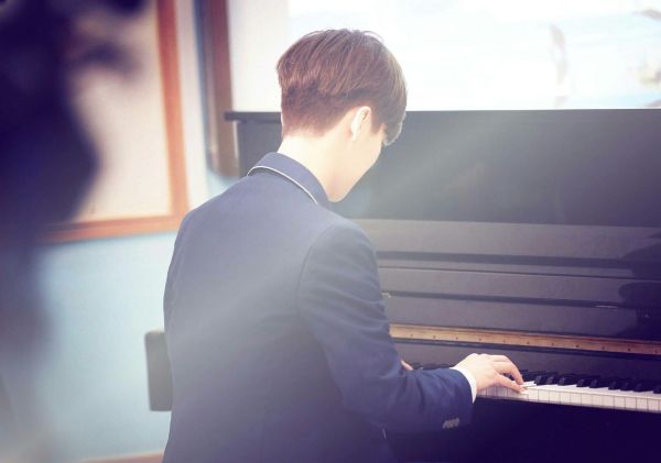 鹿晗有哪些帅气的照片,鹿晗最新惊艳的图片