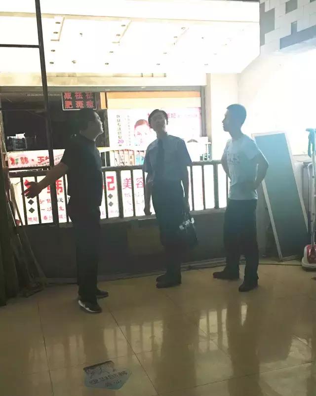 无辜还是狡辩？竟然在公共女厕猥亵妇女！检察官亲历性审查*局破**逮捕他