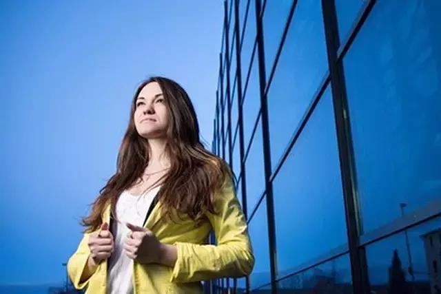 闪光灯压光教程图解,热靴闪光灯外景拍摄压光技巧