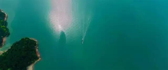 中国最新水上公路视频,中国首条水上公路视频