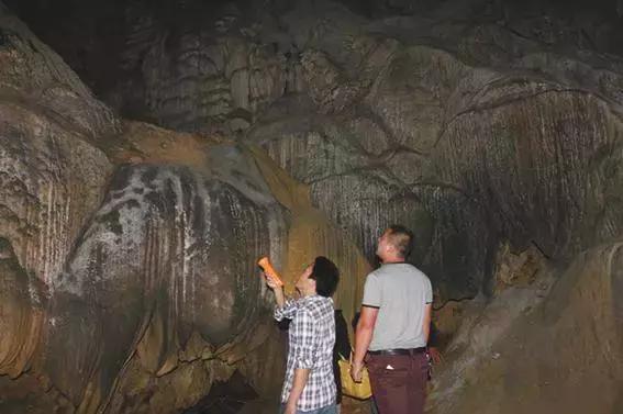 仙人洞里面的洞天,走进钟乳石洞在哪里