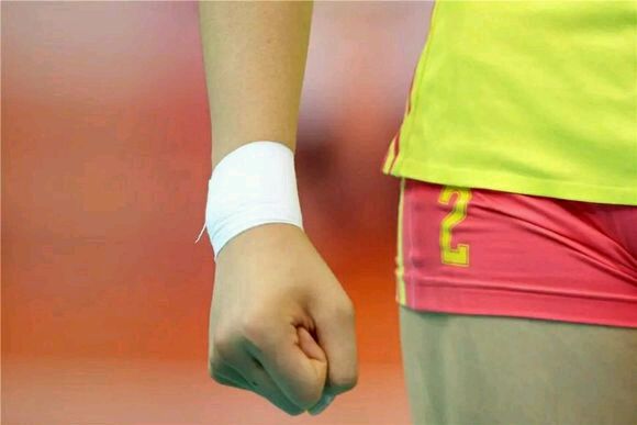 朱婷打排球赢了两局,朱婷首发11分难救主