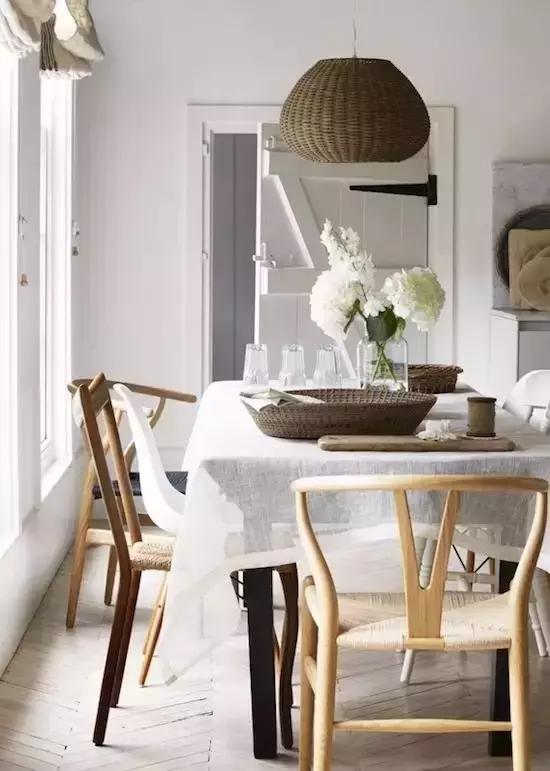 给餐桌铺上桌布,美颜瞬间完成