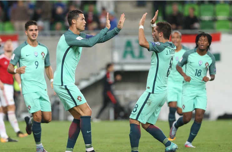 献给男球迷，更献给女球迷——足球场上的臀霸！