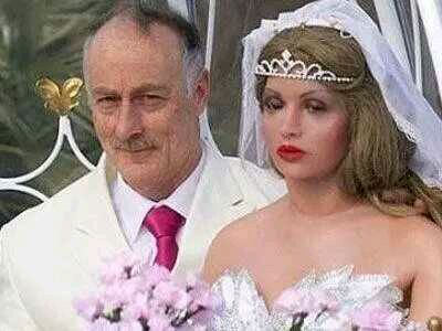 刷新你的三观夫妻,有人拿眼镜蛇当老婆