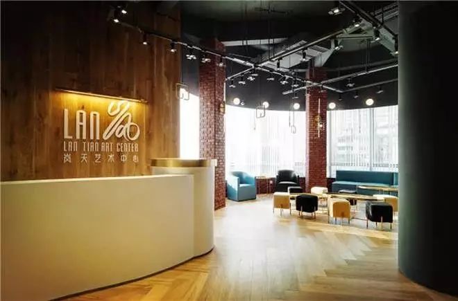 设计师大胆突破传统设计元素,林森设计师