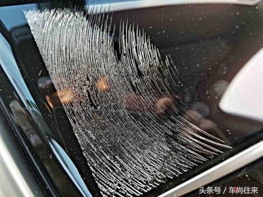 中控屏内屏坏了有什么症状,中控显示屏开裂简单的修复方法