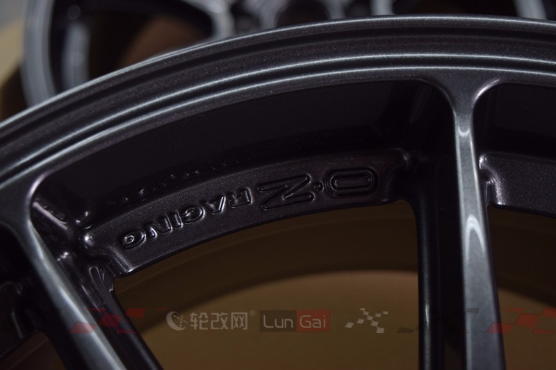 高尔夫7.5代gti19寸轮毂,大众高尔夫7.5代gti改装