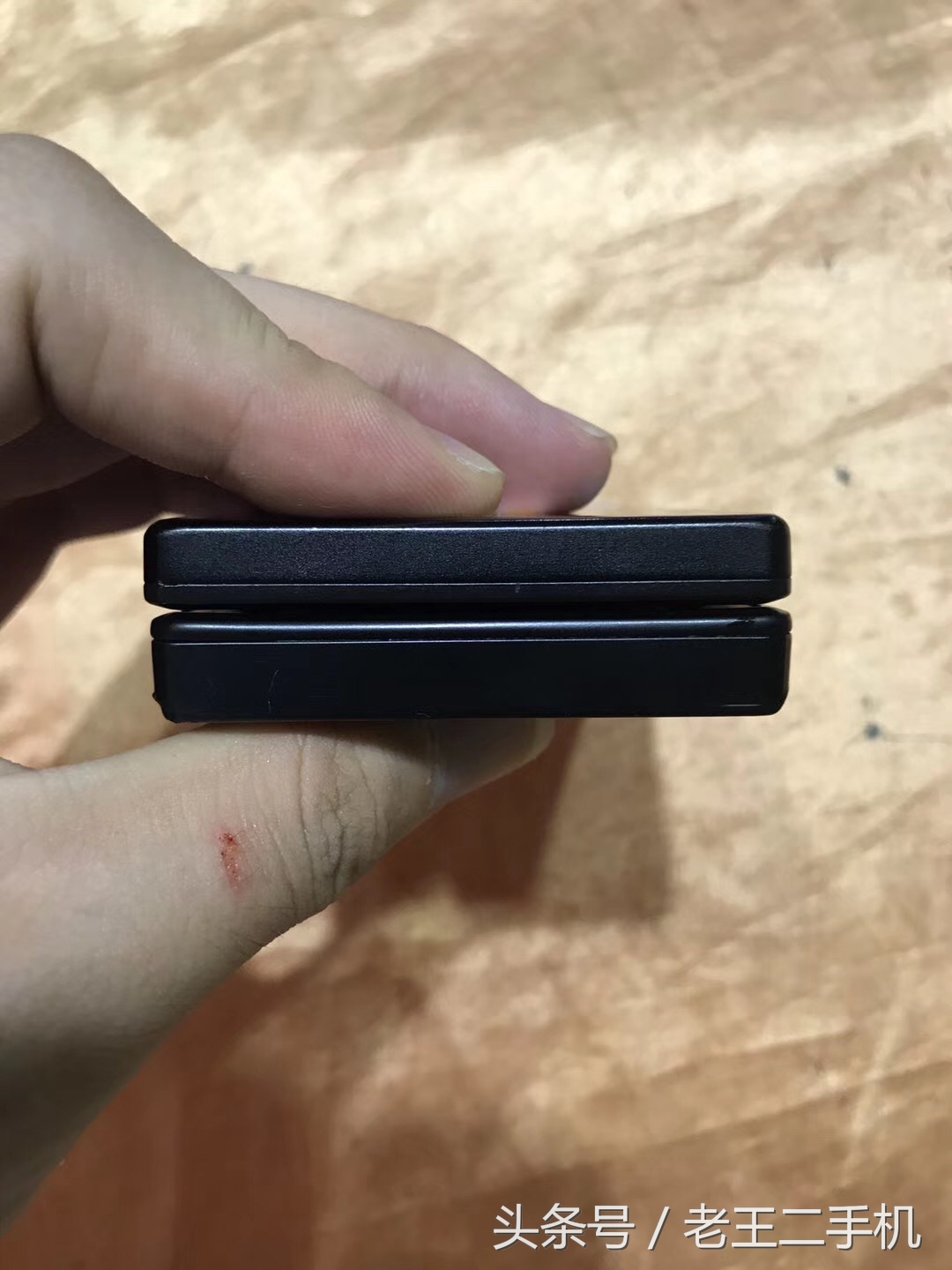 土豪买得起的翻盖手机,花四千多买一个翻盖手机