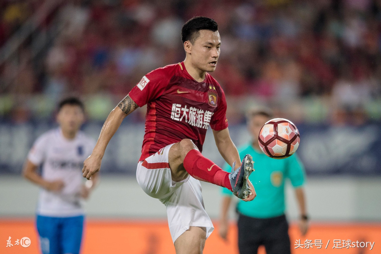 中国足球史上十大球王排名榜,中国十大足球球星