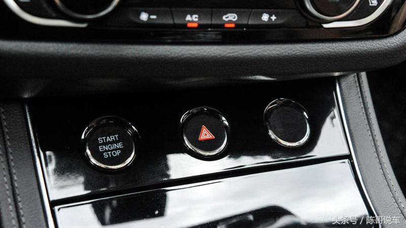 众泰z300和t600发动机一样吗,众泰t600发动机灯亮了怎么回事