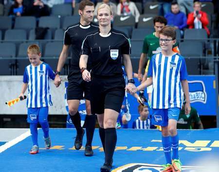 五大联赛女主裁完整版,五大女裁判员