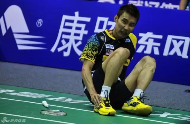 打羽毛球膝盖真的会承受不了吗,经常打羽毛球如何保养膝盖关节