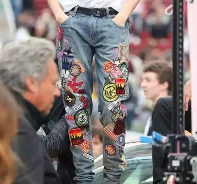 破洞牛仔裤越来越大,牛仔裤破洞拉丝断了怎么补