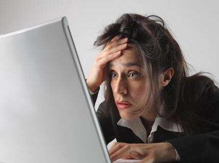 鼻梁黑色素沉积怎么办,鼻梁两侧黑色素沉积怎么遮