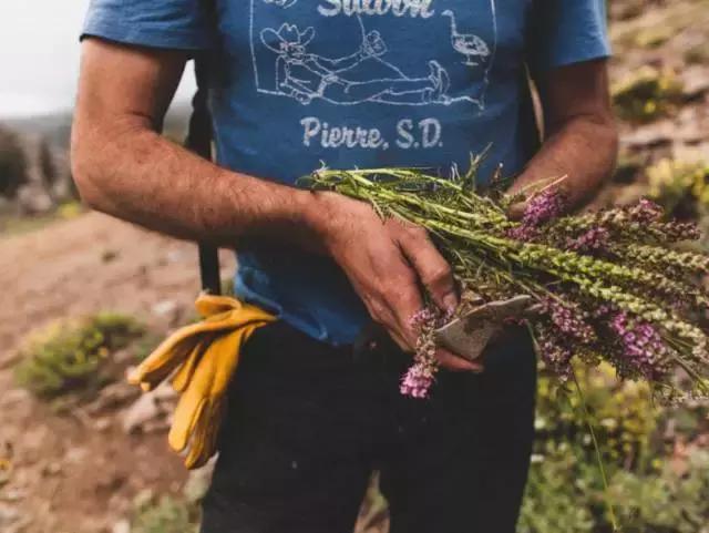 战利品｜助理*妞小**跟我出了一趟差，居然买了这么多！