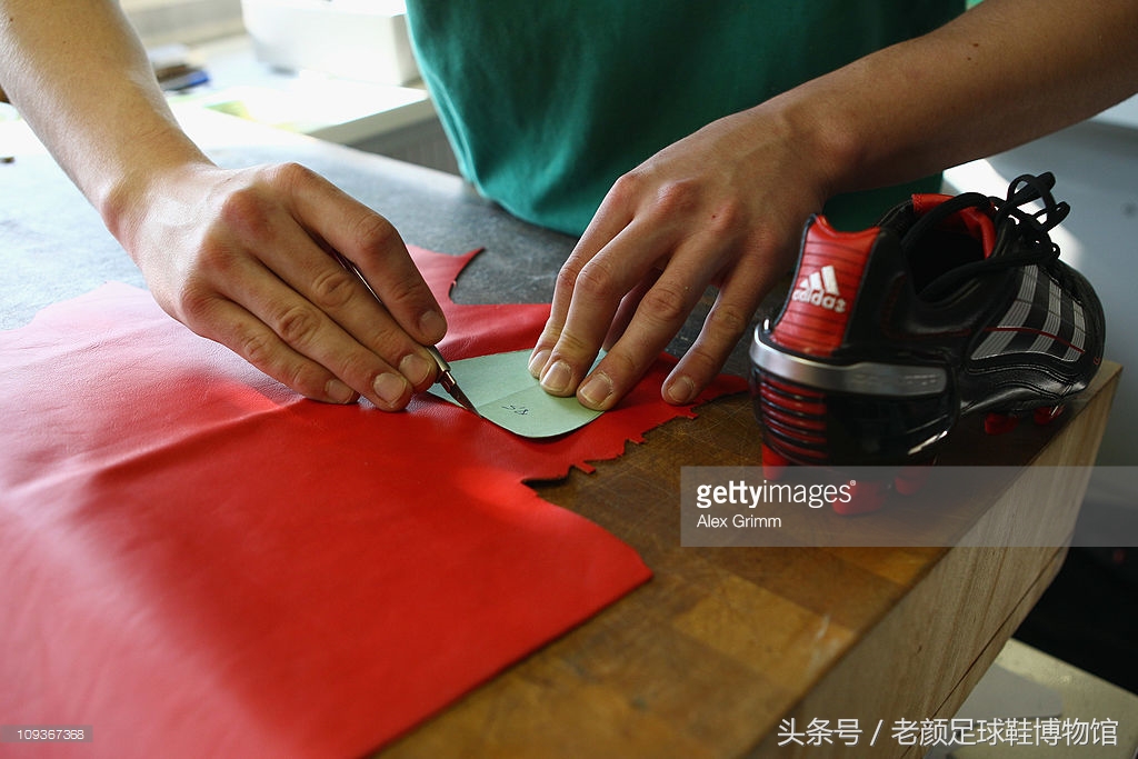 谁是阿迪达斯旗下第一刁民，毫无疑问球鞋改造小能手范大将军