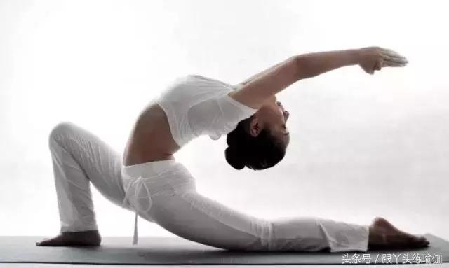 瑜伽怎么做才能改善盆底肌,瑜伽哪个动作可以改善盆底肌