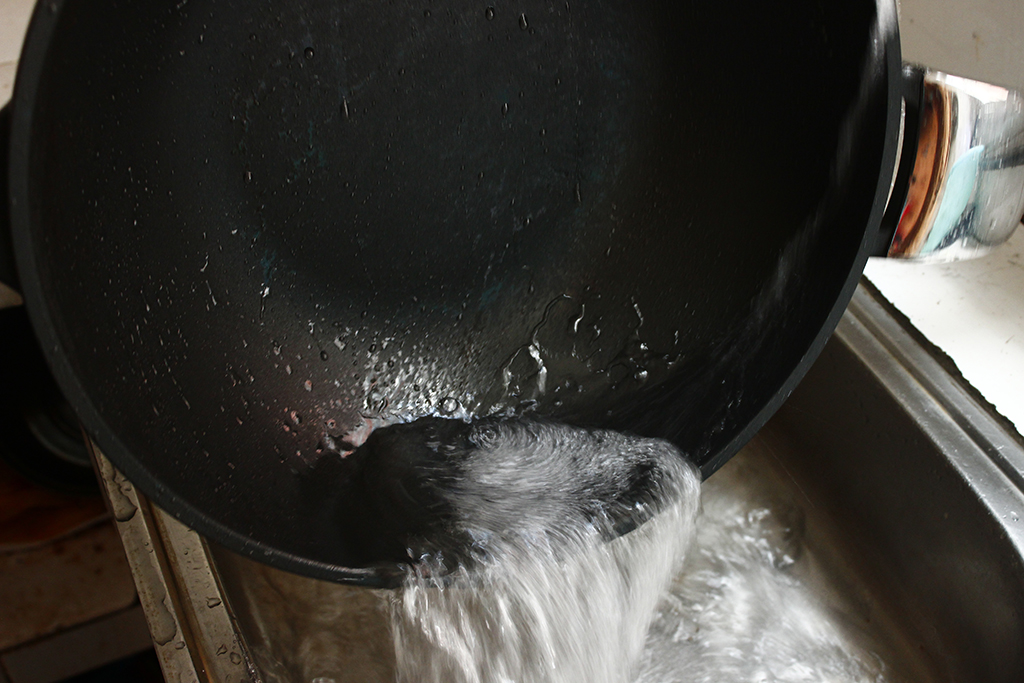 爱妻智能炒锅怎么样,爱妻智能锅不粘锅