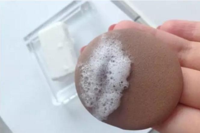 为什么你的底妆脱妆那么快,为什么有人觉得粉底不好