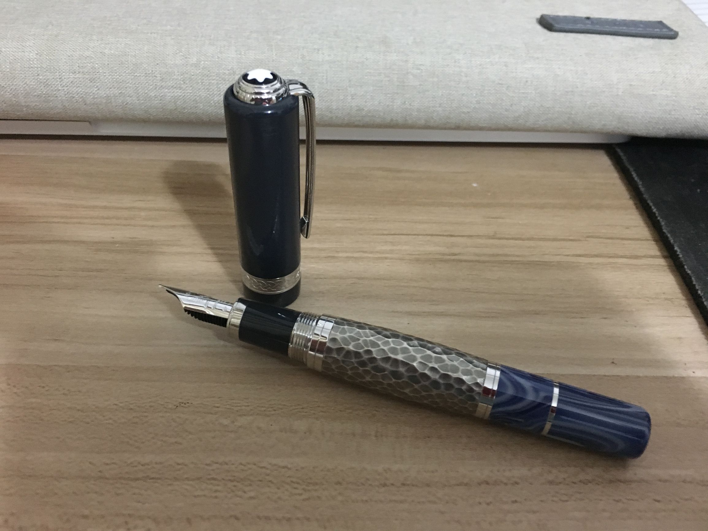 初学者零基础选什么样的钢笔,从入坑到退坑的钢笔爱好者