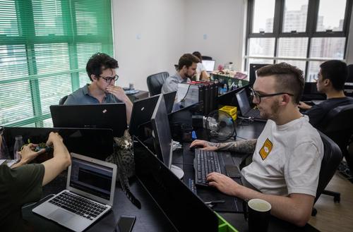 一年代购60万件中国货！美版“中国合伙人”如何将网购做成大生意