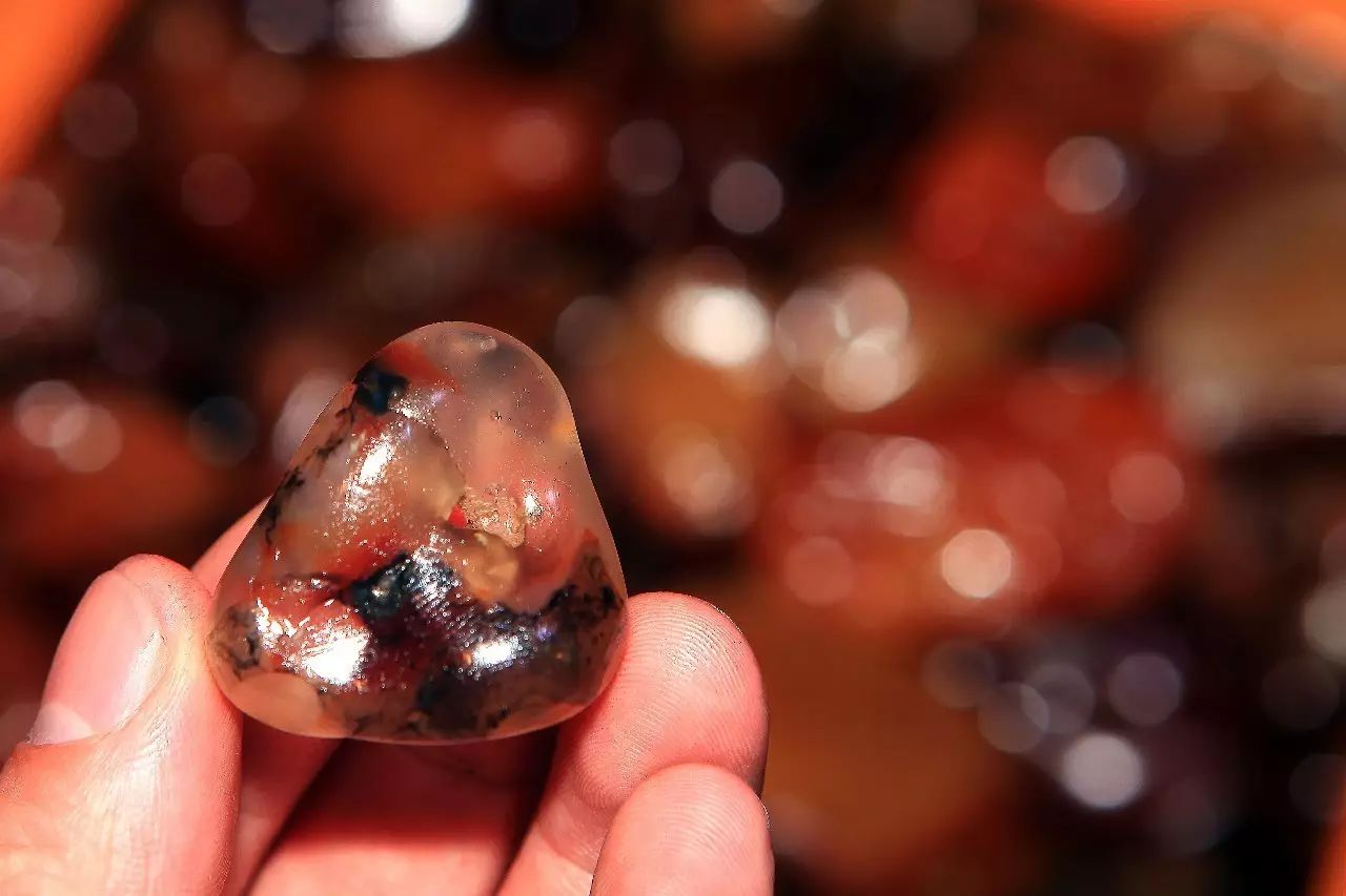 玛瑙属于什么类型的文玩,玛瑙属于什么物质