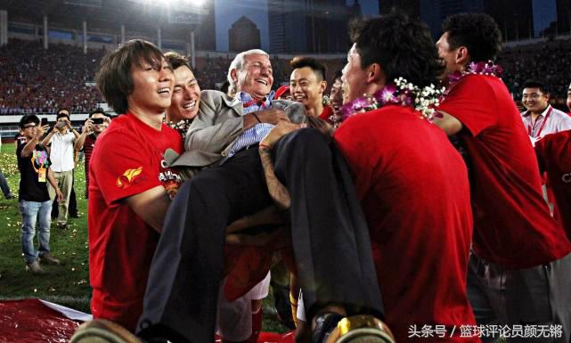 国足从来追着恒大跑如今反转,里皮看完之后老泪纵横