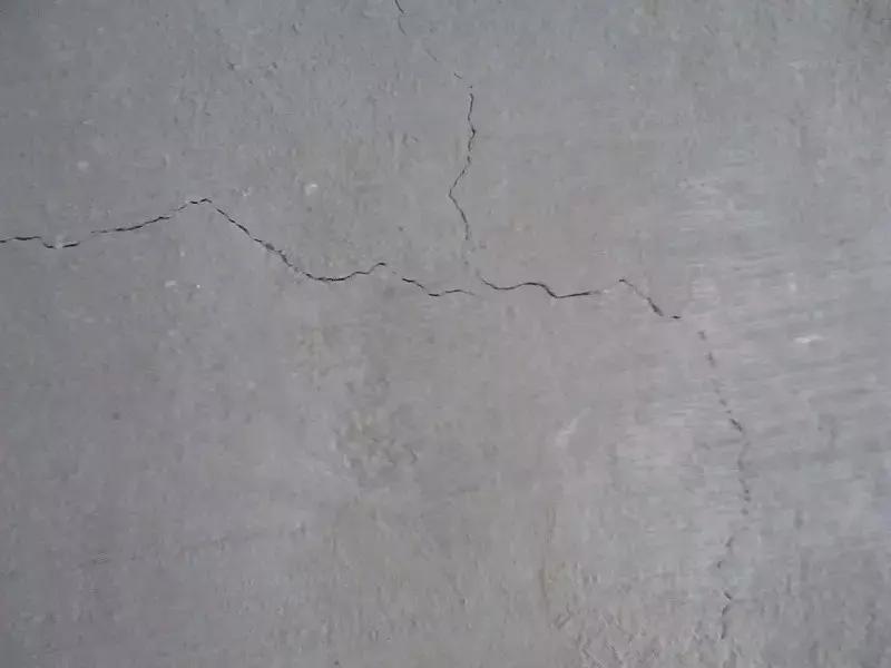 地暖回填后开裂影响暖气效果吗,地暖回填后开裂还咚咚响