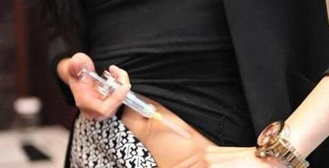 35岁女子做试管婴儿15年后后悔,女性做试管婴儿痛苦视频