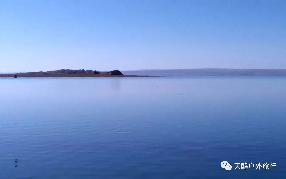 一大一小两个情侣湖，国庆来西域敦煌必经之路，一起秀恩爱吧！