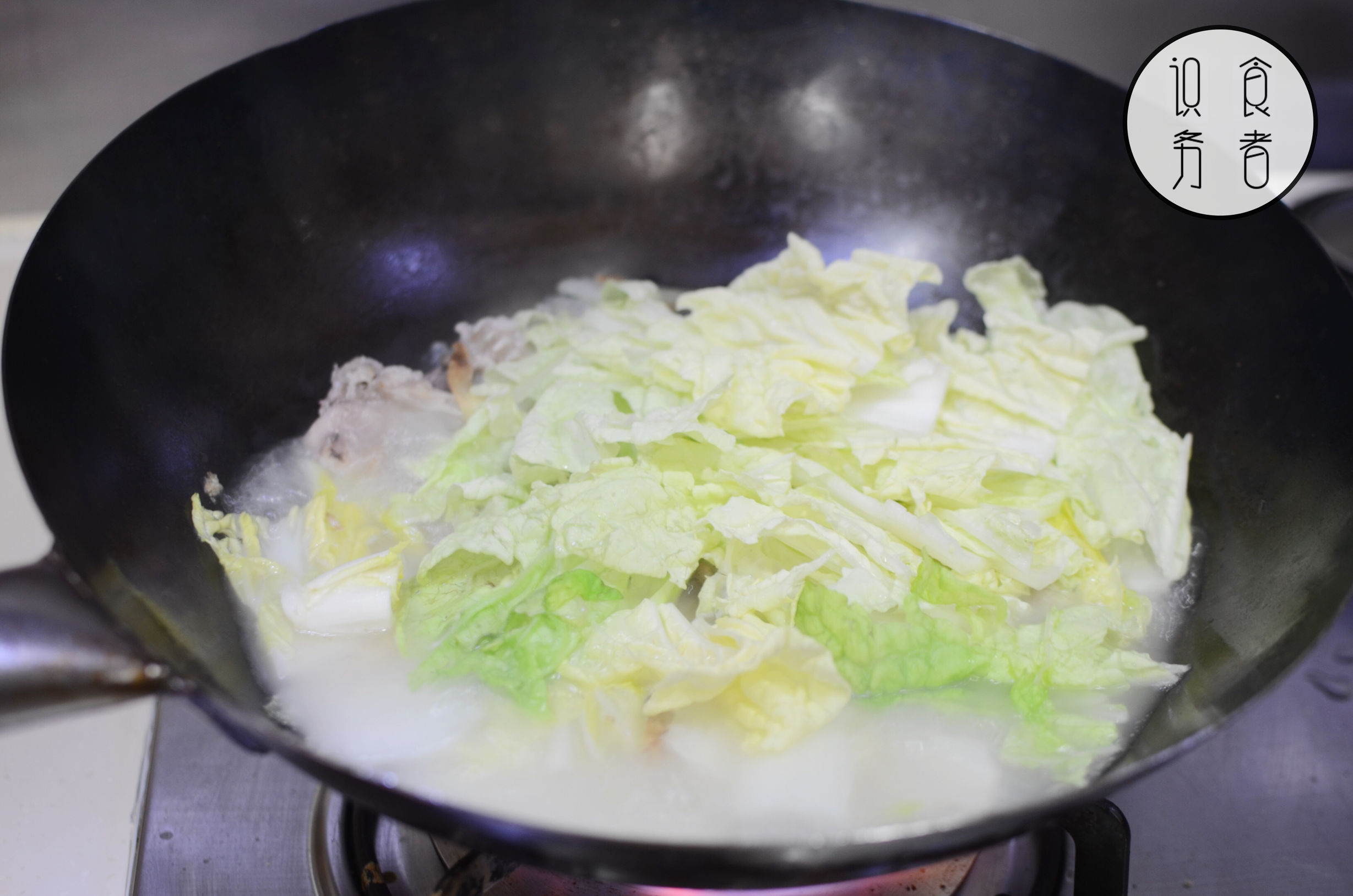 美食制作白菜豆腐鱼头汤的做法,白菜鱼头汤做出来有点苦
