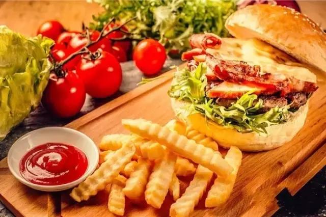 郑州新生美食全攻略!来这20家店,吃遍5个区、5大美食广场